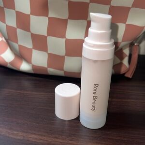 Rare Beauty Illuminating face primer (0.94 fl. Oz./ 28 mL)- Like new